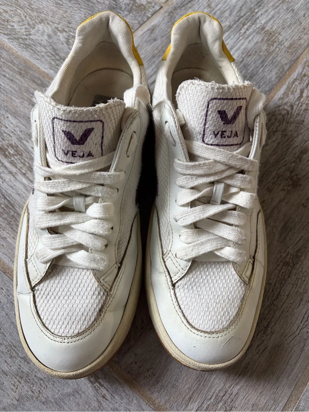 Veja V-12 Sneaker size 7 Free people